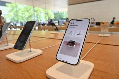 不必買 iPhone 15 Pro Max!網狂推「蘋果 15 系列神機」:續航之鬼 不必買 iPhone 15 Pro Max!網狂推「蘋果 15 系列神機」:續航之鬼