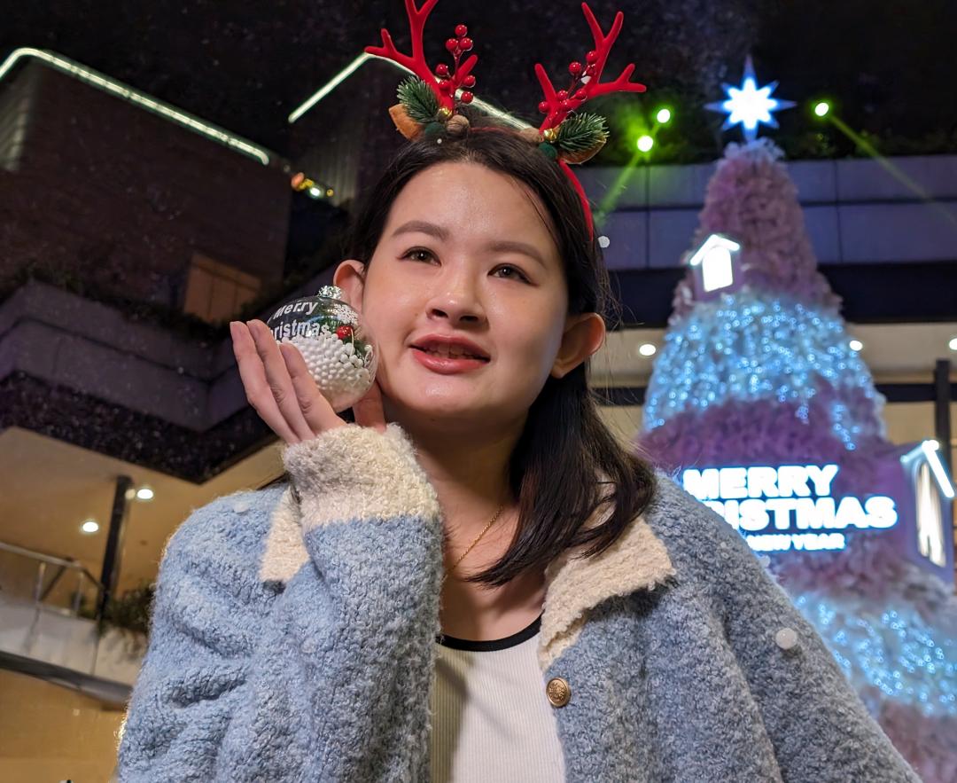 帶上家裡的應景掛飾,外出拍照時就可靈活運用,搭配不同的姿勢,曬IG時也不易跟別人撞圖。
