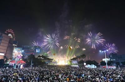 跨年夜 8 成民眾狂傳 LINE、IG 訊息!電信:上網流量是耶誕夜 3 倍 跨年夜 8 成民眾狂傳 LINE、IG 訊息!電信:上網流量是耶誕夜 3 倍