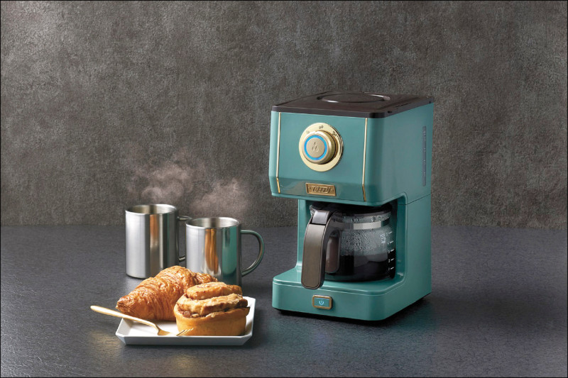 TOFFY Drip Coffee Maker咖啡機，手沖式萃取咖啡，2,690元。