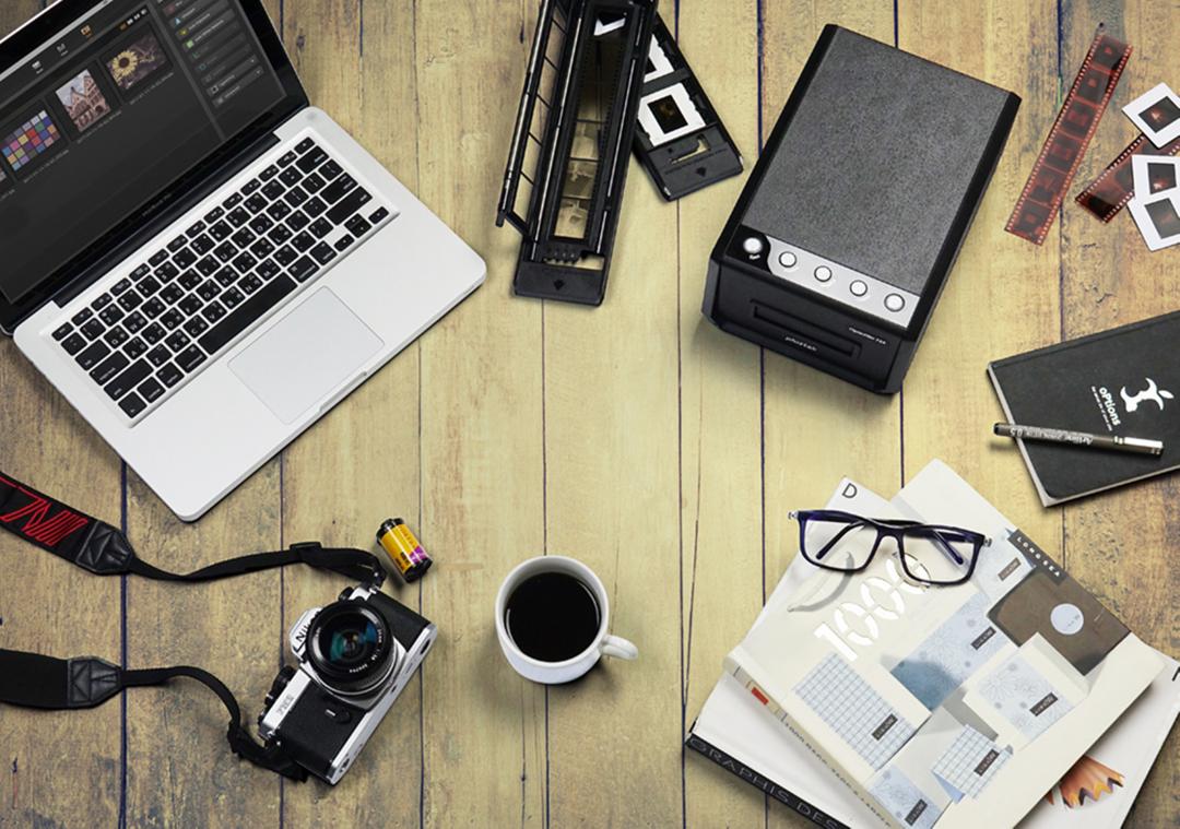 傳統底片相機掀起懷舊風潮,訴求能自動轉成數位電子檔的底片掃描器,簡單易操作,是保存珍貴老照片的好幫手。