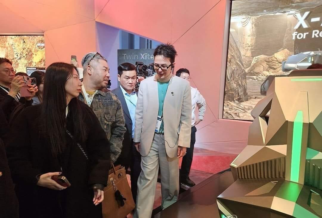 G-Dragon來到CES是簽約新東家的首個公開活動。（圖／翻攝FB）