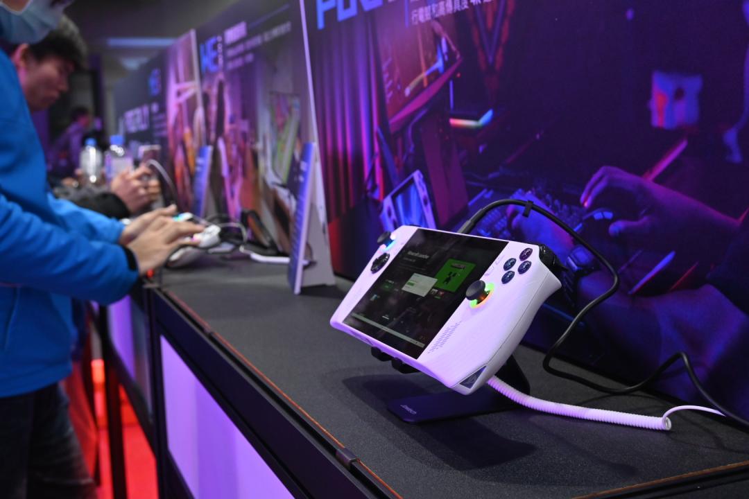 直擊台北電玩展！玩家無畏寒流擠爆會場　上百台 Switch、PC 齊聚一堂