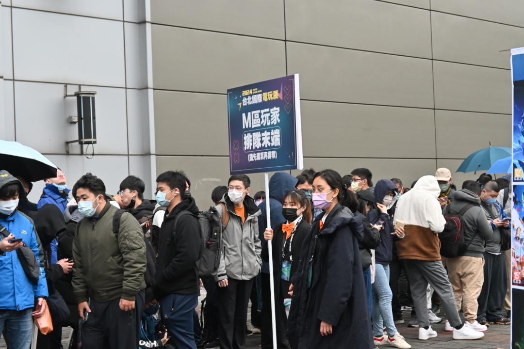 直擊台北電玩展！玩家無畏寒流擠爆會場　上百台 Switch、PC 齊聚一堂