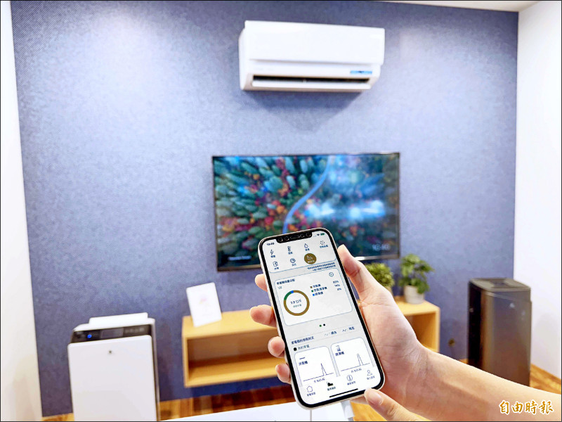 Panasonic智慧家電可整合在同一個App，操控更直覺方便。（記者吳佩樺攝）