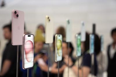 iPhone 15新色有消息了?清新海軍藍、翡翠綠蘋果春季錶帶流出 iPhone 15新色有消息了?清新海軍藍、翡翠綠蘋果春季錶帶流出