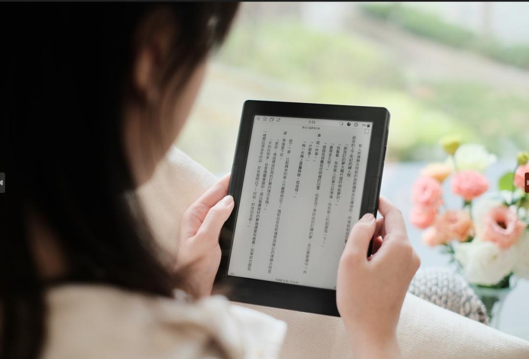 電子書閱讀器相較手機及平板的最大優點在於護眼、省電。圖為讀墨
Readmoo mooInk系列。
