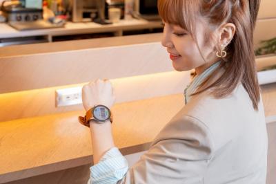 OPPO Watch X智慧錶登台!內建羽毛球模式 自動辨識揮拍動作 OPPO Watch X智慧錶登台!內建羽毛球模式 自動辨識揮拍動作