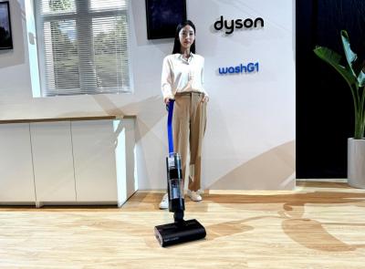 不只賣吸塵器!Dyson首款無線洗地機來了、自動分離污水碎屑 不只賣吸塵器!Dyson首款無線洗地機來了、自動分離污水碎屑