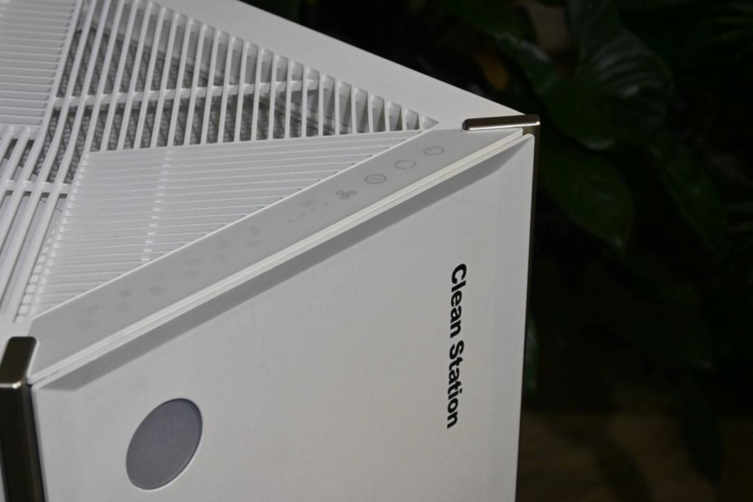 CS100 無論是清淨、除濕功能都具有智能偵測功能,會自動調整強弱,並且可以各別開啟、設定。(圖/記者黃肇祥攝)