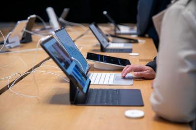 蘋果高層諷:iPad 以外的平板很爛!網友分兩派戰翻 蘋果高層諷:iPad 以外的平板很爛!網友分兩派戰翻