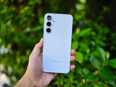 全台最熱賣 12 款 Android 手機出爐!第一名比 iPhone 15 還搶手 全台最熱賣 12 款 Android 手機出爐!第一名比 iPhone 15 還搶手
