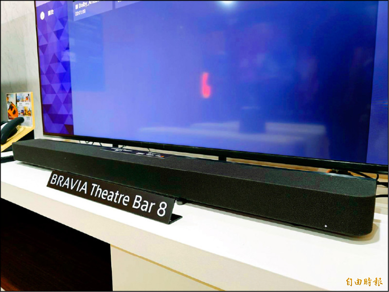 透過結合手機App,BRAVIA Theater Bar 9、8可以啟用「音場最佳化」,無論坐在客廳任何位置,都能享有最佳音效。(記者黃肇祥攝)