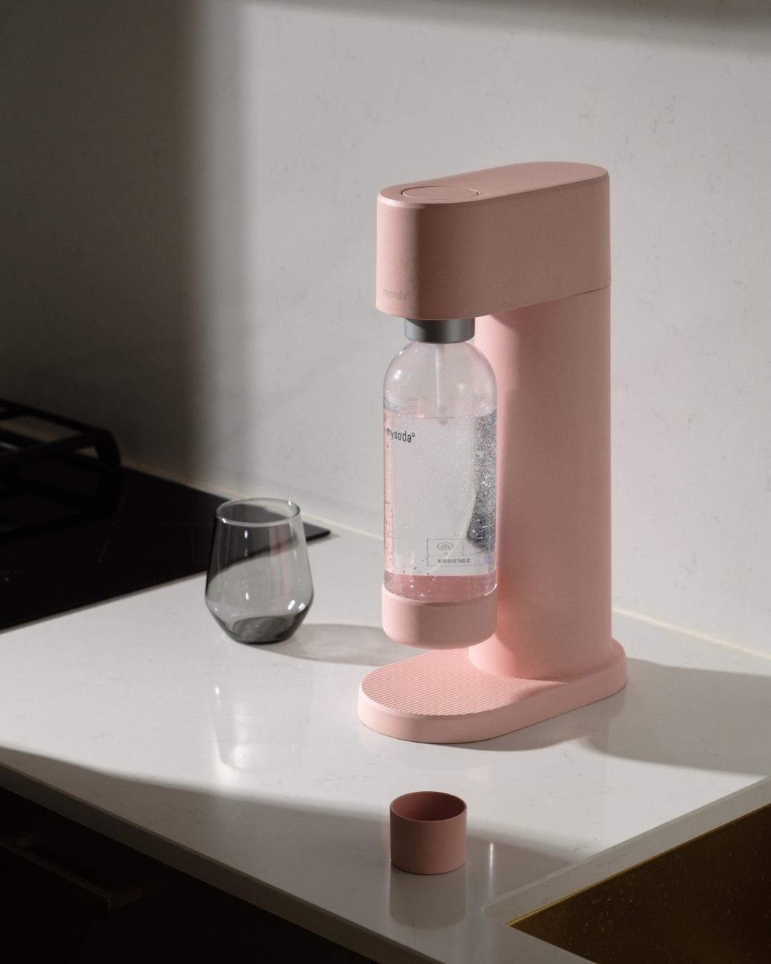 Mysoda二氧化碳鋼瓶也為綠能填充。木質氣泡水機WOODY，4,990元。