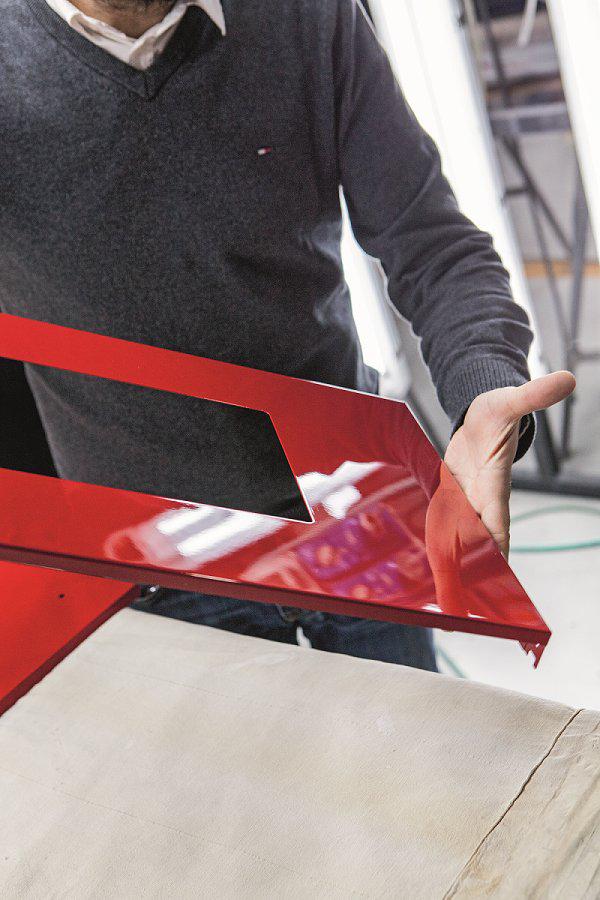 以義大利頂級超跑為靈感，Bertazzoni結合各式技巧打造高級廚電。