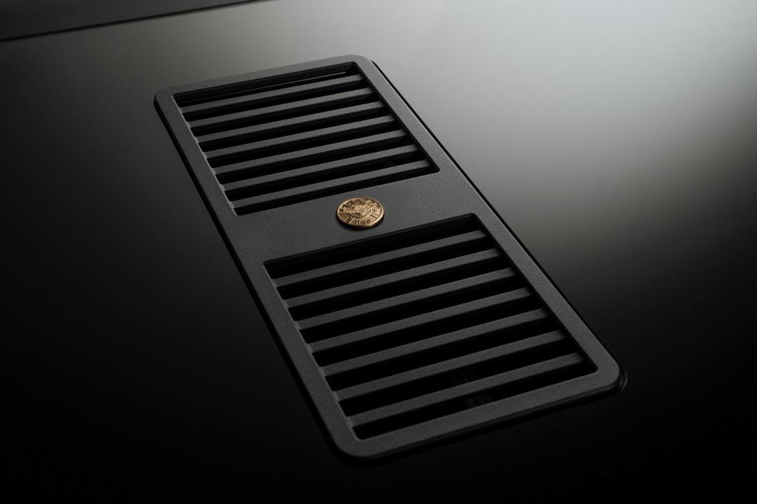 產品上都有著Bertazzoni的品牌Logo特殊徽標。