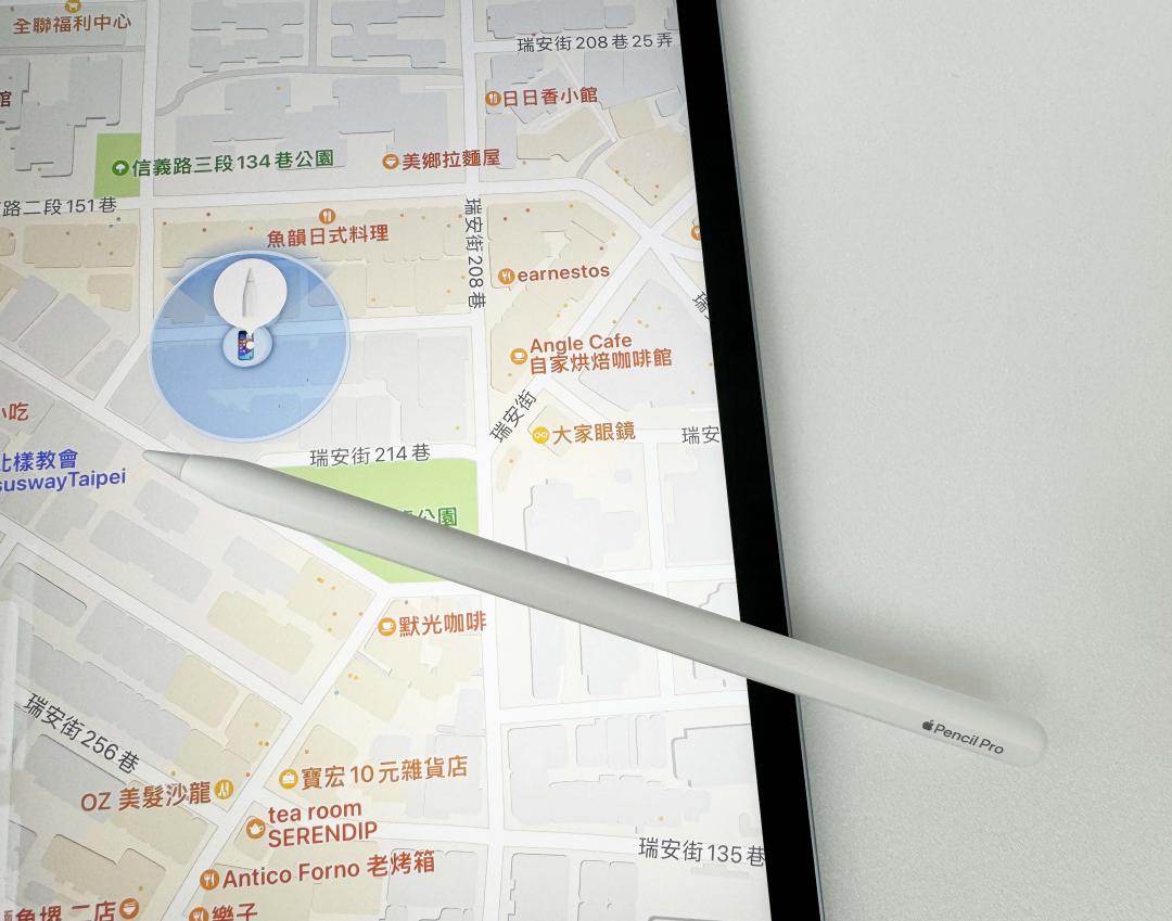 Apple Pencil Pro支援尋找功能。（圖／記者吳佩樺攝）