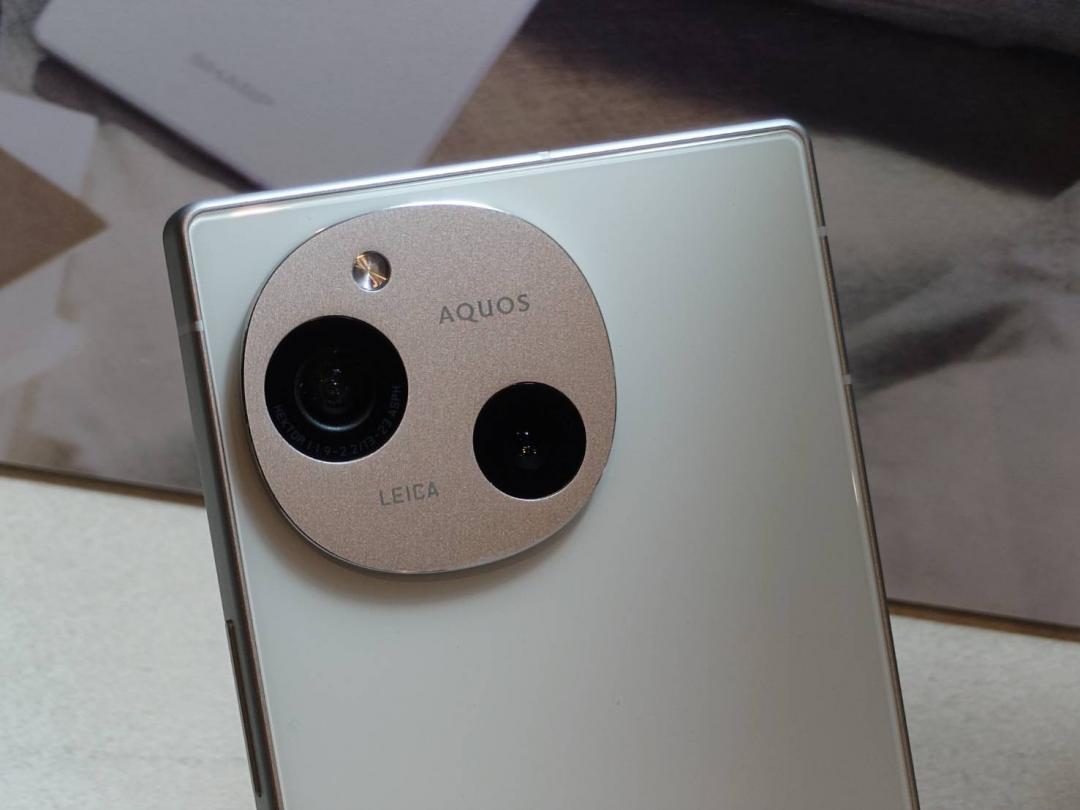 夏普強調 AQUOS R9 是台灣唯一兩萬元以下，具備徠卡相機認證的智慧手機。（圖／記者黃肇祥攝）