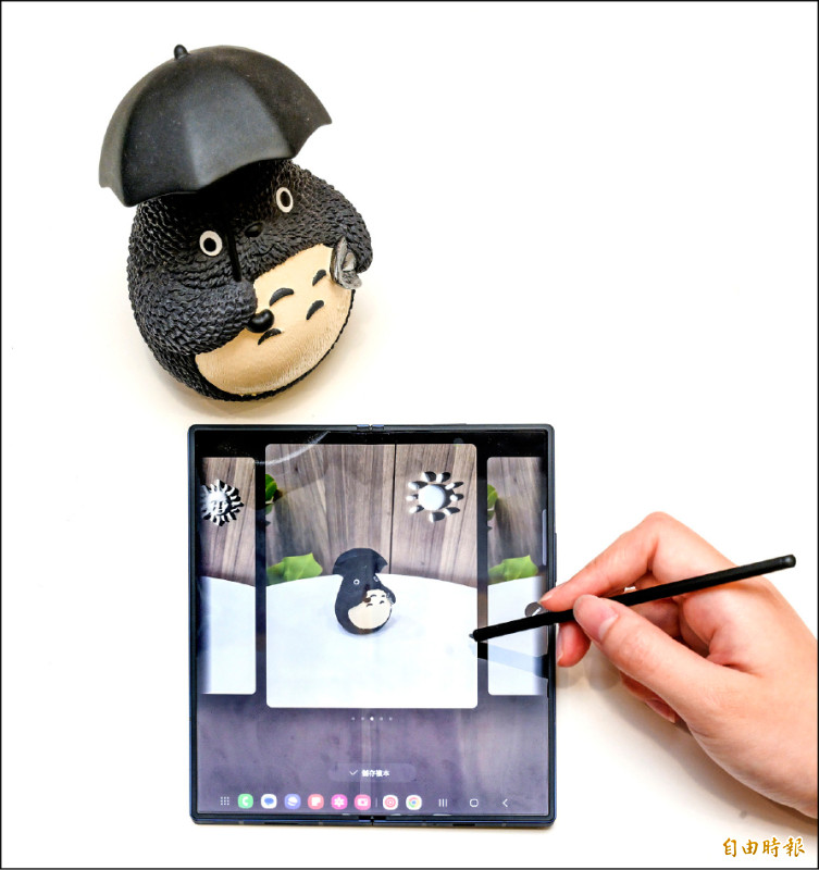 全新繪圖助理能讓隨筆塗鴉自動生成圖像，Notes筆記或照片編輯都支援。（記者王文麟攝）