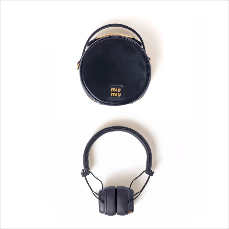 MiuMiu × Marshall耳罩式耳機，780英鎊（約台幣3.2萬元）／組。