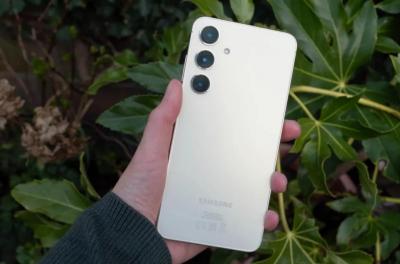 通路限時優惠開跑!旗艦手機近乎半價 iPhone 折破 5,000 元 通路限時優惠開跑!旗艦手機近乎半價 iPhone 折破 5,000 元