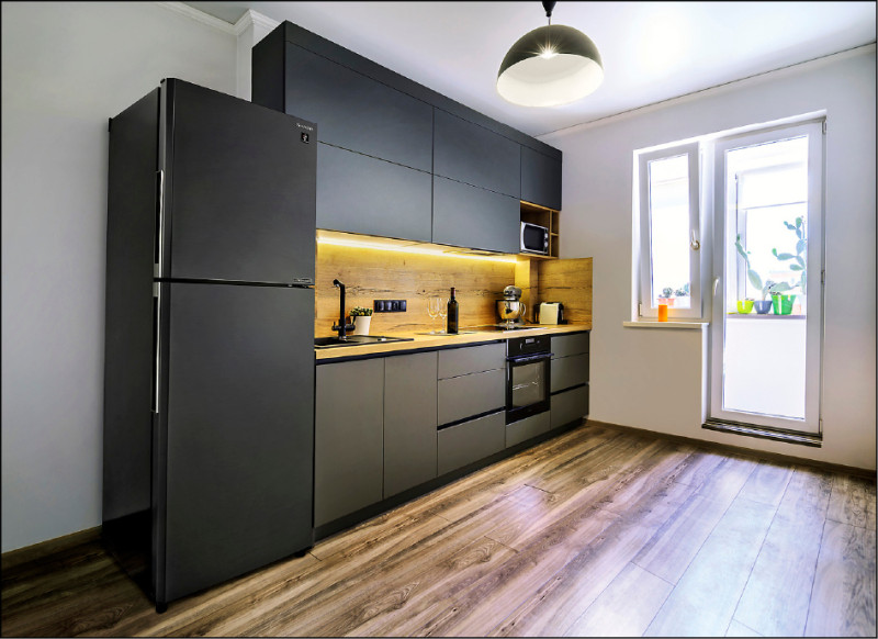 大容量冷凍室、高效除菌脫臭、節能省電，是夏普大冷凍雙門除菌冰箱主打的三大特色。