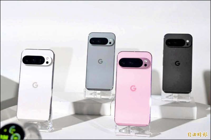 高階款Pixel 9 Pro、Pixel 9 Pro XL手機除了螢幕尺寸、電量不同,規格近乎相同。兩款皆有陶瓷米(左起)、霧灰色、石英粉、曜石黑四色選擇。圖為Pro XL。(記者黃肇祥攝)