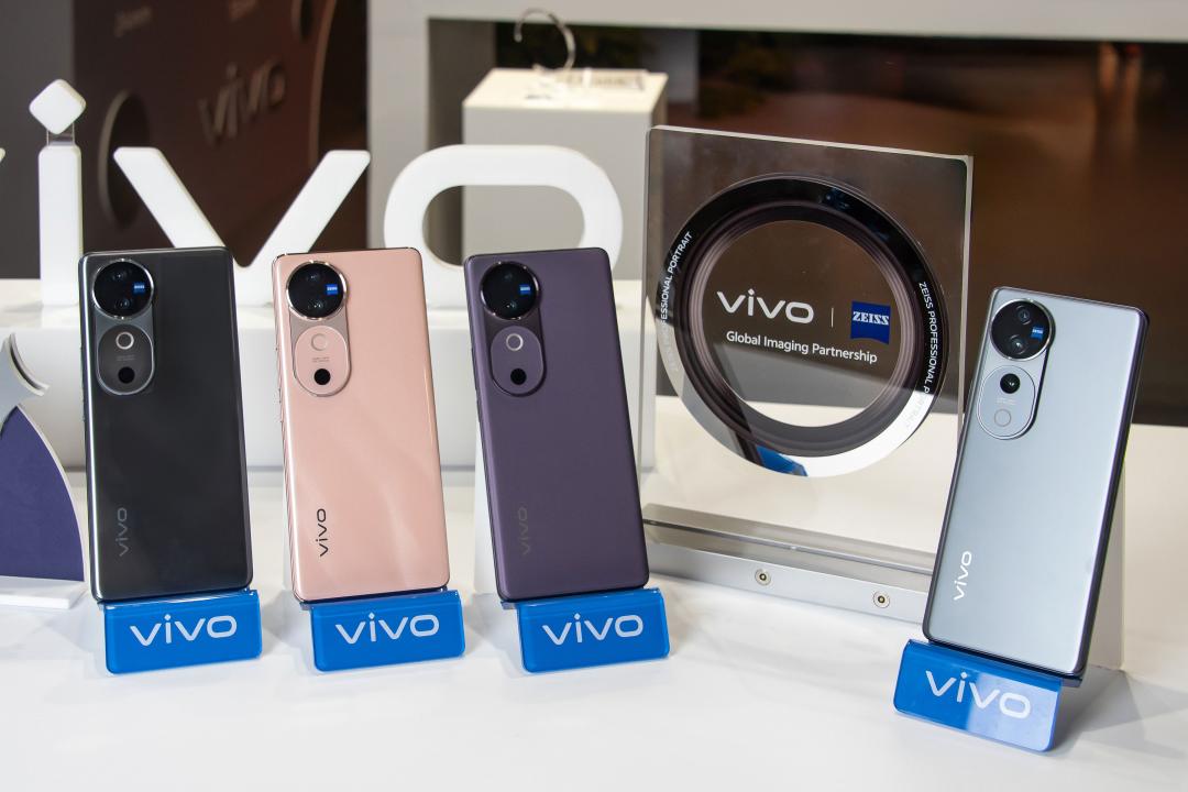 vivo V40系列搭載新一代柔光環。(圖/vivo)