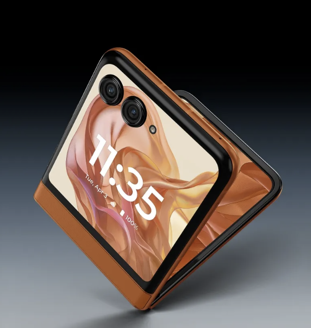 motorola razr 50系列採用聯發科專門為摺疊手機打造的天璣7300X處理器，能夠以更高的能源效率，在內外兩個螢幕啟用App應用程式。