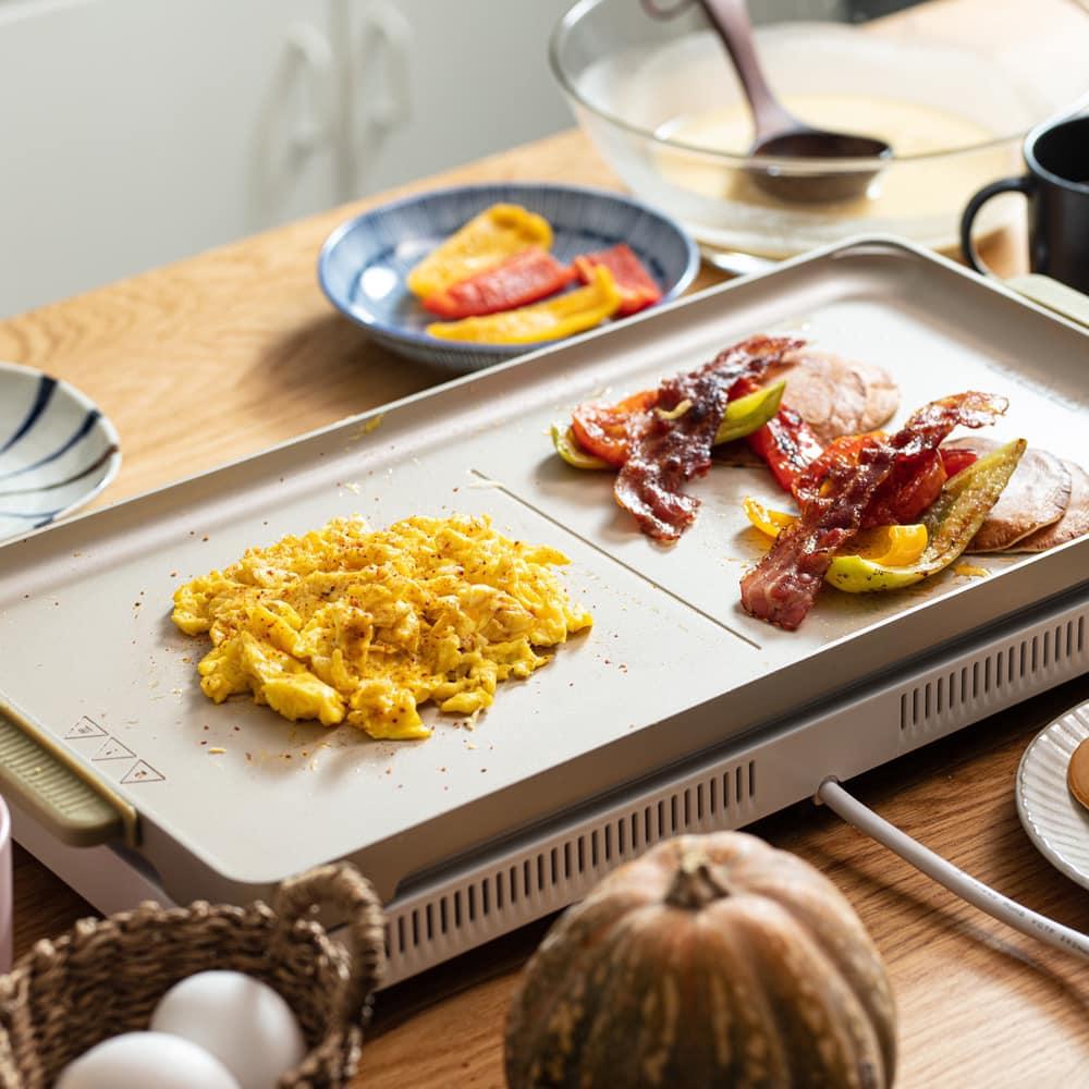 Giaretti GT-IP08電烤盤，原價13,990元，9／16前momo特價4,280元。