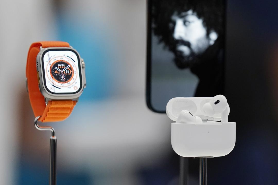 秋季發表會亮點還有新一代Apple Watch、AirPods。(圖/彭博社)
