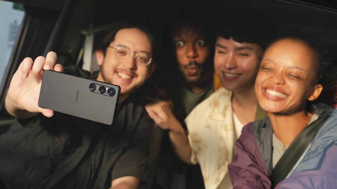 網友表示，Sony Xperia手機早就有相機鍵。（圖／Sony）