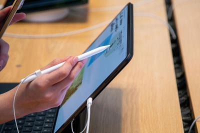 新款 Android 旗艦平板挑戰 iPad Pro!傳頂規售價近 7 萬元 新款 Android 旗艦平板挑戰 iPad Pro!傳頂規售價近 7 萬元