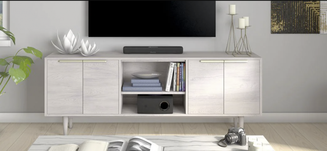 Soundbar尺寸除了音量考量，比例美感也很重要，建議不要超過電視長度較為美觀。