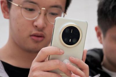 華為稱新手機 Mate 70 效能提升 40%!實測卻被老 iPhone「遙遙領先」 華為稱新手機 Mate 70 效能提升 40%!實測卻被老 iPhone「遙遙領先」