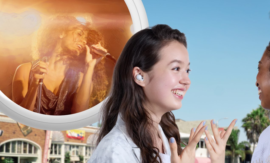 開放式耳機能夠在與人交談的時候，保持聲音自然地流入耳道，也能避免傳統麥克風電子收音不夠清晰的問題。