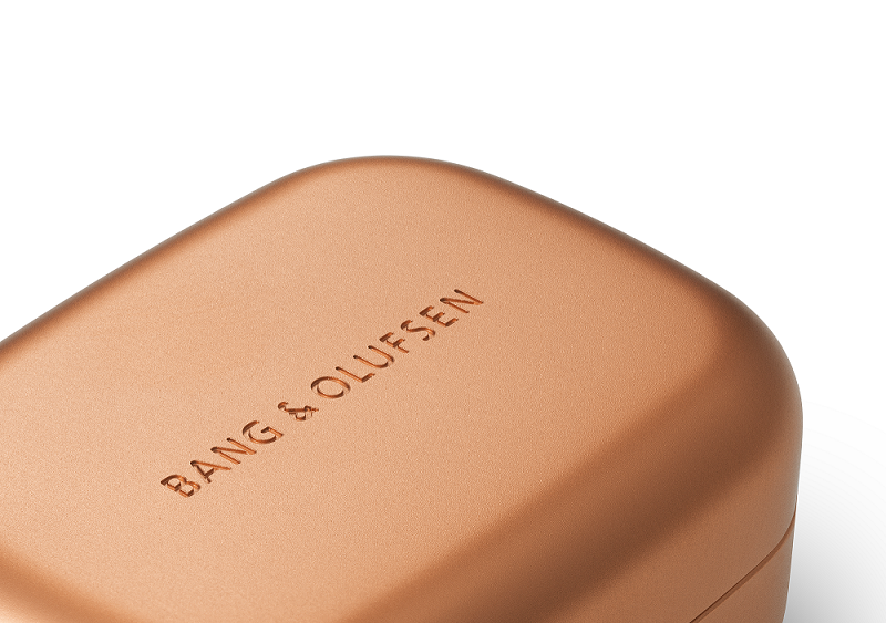 Beoplay Eleven搭配充電盒使用，最多能有28小時續航力。