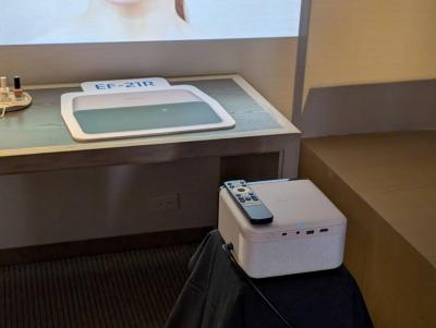 電視逐漸被取代?投影機以 3 大優勢成居家新寵 看電影、追劇更過癮 電視逐漸被取代?投影機以 3 大優勢成居家新寵 看電影、追劇更過癮