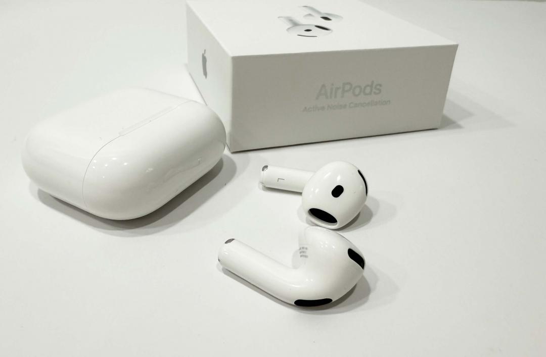 實測音質跟降噪效果都有逼近AirPods Pro 2的水準。（圖／記者吳佩樺攝）