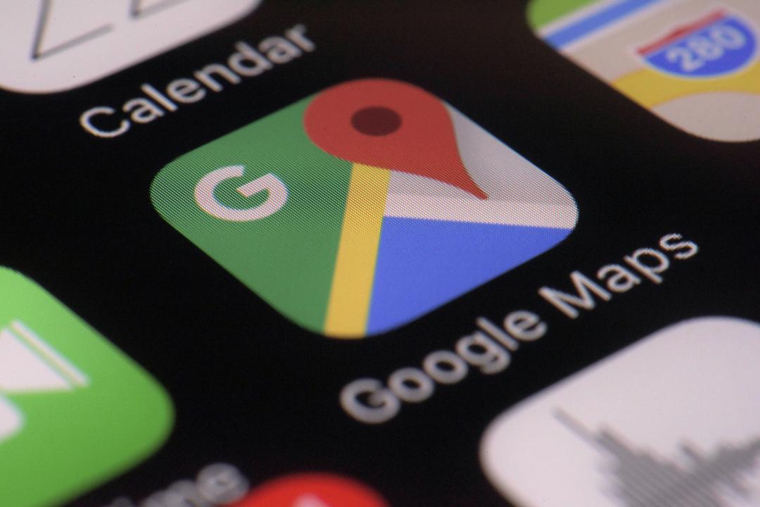 過年出遊，善用收購手機google Maps可避開車潮和人潮。（圖／路透社）