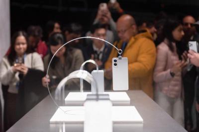 三星 Galaxy S25 Edge 掀超薄手機大戰!傳蘋果 iPhone 即將參戰 三星 Galaxy S25 Edge 掀超薄手機大戰!傳蘋果 iPhone 即將參戰