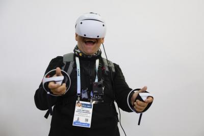 Vision Pro 變身最貴遊戲主機?傳蘋果攜手 Sony 支援 VR 手把 Vision Pro 變身最貴遊戲主機?傳蘋果攜手 Sony 支援 VR 手把