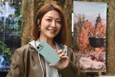 華碩旗艦機Zenfone 12 Ultra今開賣!主打全面AI應用 支援在地化中文精準翻譯 華碩旗艦機Zenfone 12 Ultra今開賣!主打全面AI應用 支援在地化中文精準翻譯
