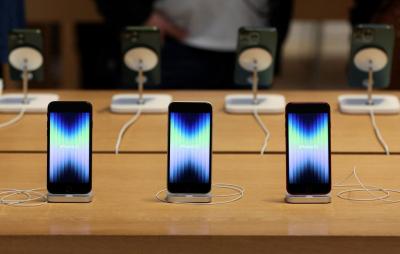 通路商網站偷跑上線 iPhone SE 4 這一行字讓果粉暴動嗨翻 通路商網站偷跑上線 iPhone SE 4 這一行字讓果粉暴動嗨翻