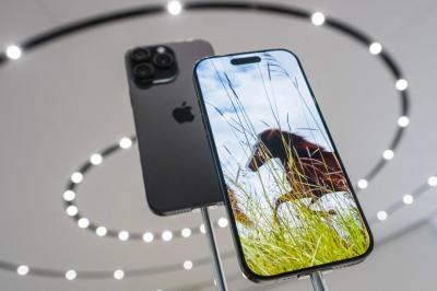 iPhone 17動態島變小有望!爆料曝新技術還將用於摺疊裝置 iPhone 17動態島變小有望!爆料曝新技術還將用於摺疊裝置