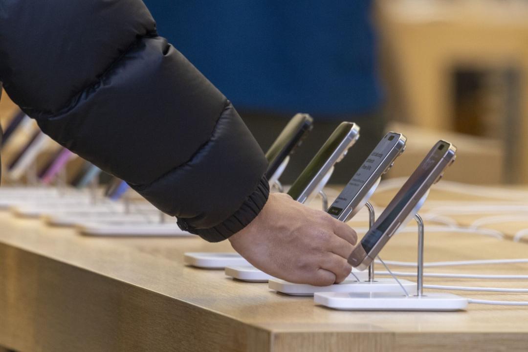 爆料指出，蘋果iPhone 17系列將有三種外觀設計。（圖／路透社）