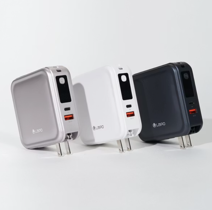 整合AC插頭，行動電源WT-08也可直接使用插座充電。