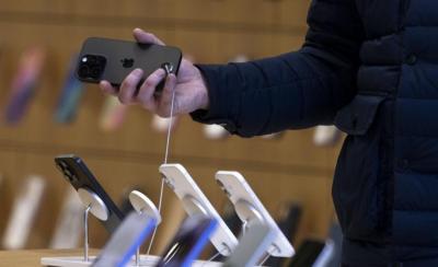 蘋果修復60個漏洞!iPhone用戶快更新手機、小心私密照被偷看 蘋果修復60個漏洞!iPhone用戶快更新手機、小心私密照被偷看