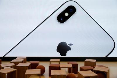 傳蘋果研發 iPhone 二十週年大改版!最終目標是像一塊超薄玻璃 傳蘋果研發 iPhone 二十週年大改版!最終目標是像一塊超薄玻璃