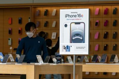 蘋果 iPhone 16e 台灣銷量狂飆 2.4 倍!Android 僅這兩台手機有得比 蘋果 iPhone 16e 台灣銷量狂飆 2.4 倍!Android 僅這兩台手機有得比
